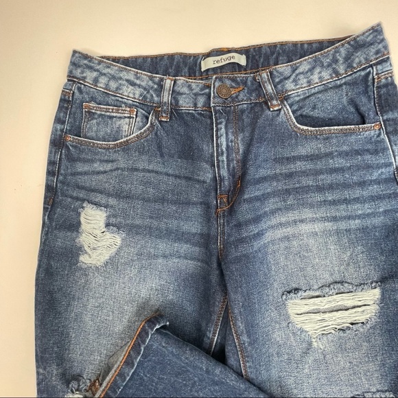 Refuge Ultra High Rise Distressed Mom Jeans 6 - Picture 6 of 17